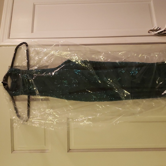 Green Prom/Wedding guest/Formal Occasion Dress St. PATRICK'S DAY - Picture 14 of 16